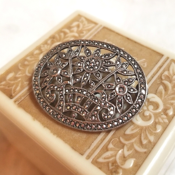 Antique 1930s Art Deco Sterling Marcasite Flower Basket Brooch - Picture 3 of 5